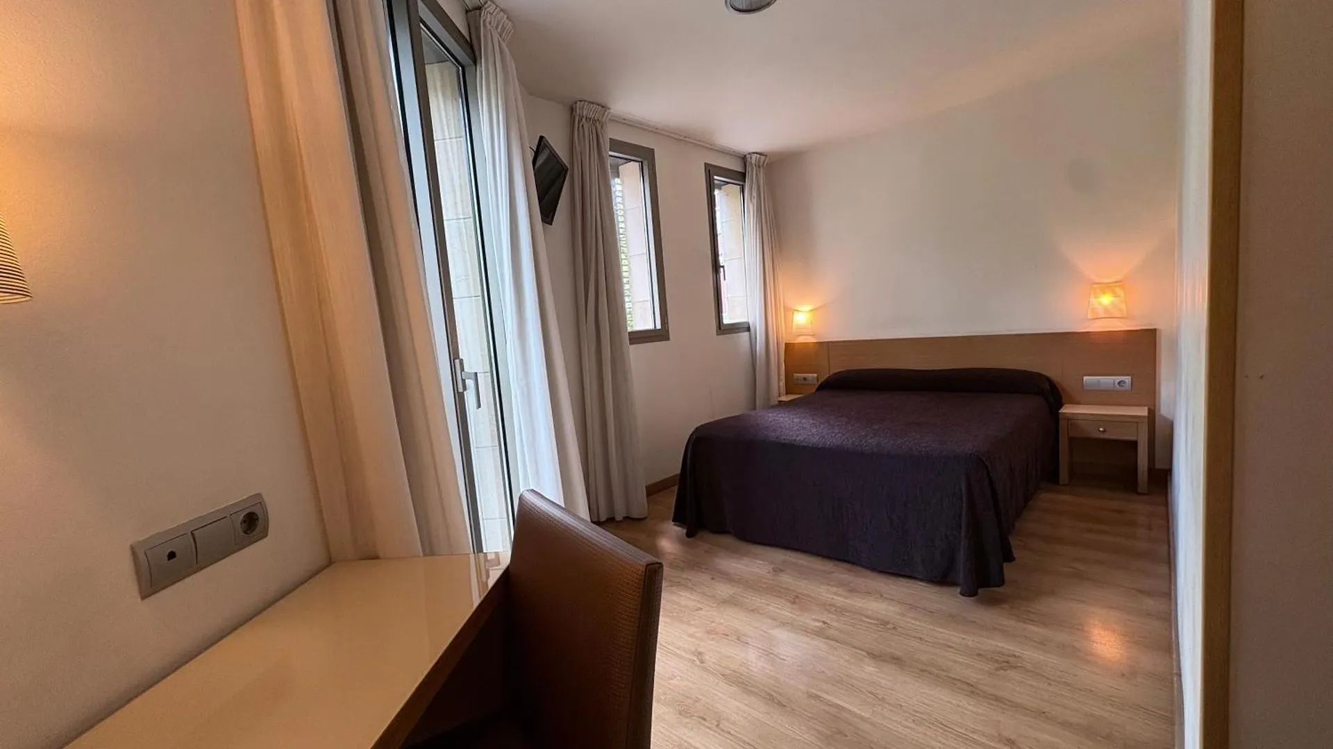 Hostal Rambla Sant Boi de Llobregat Guest house